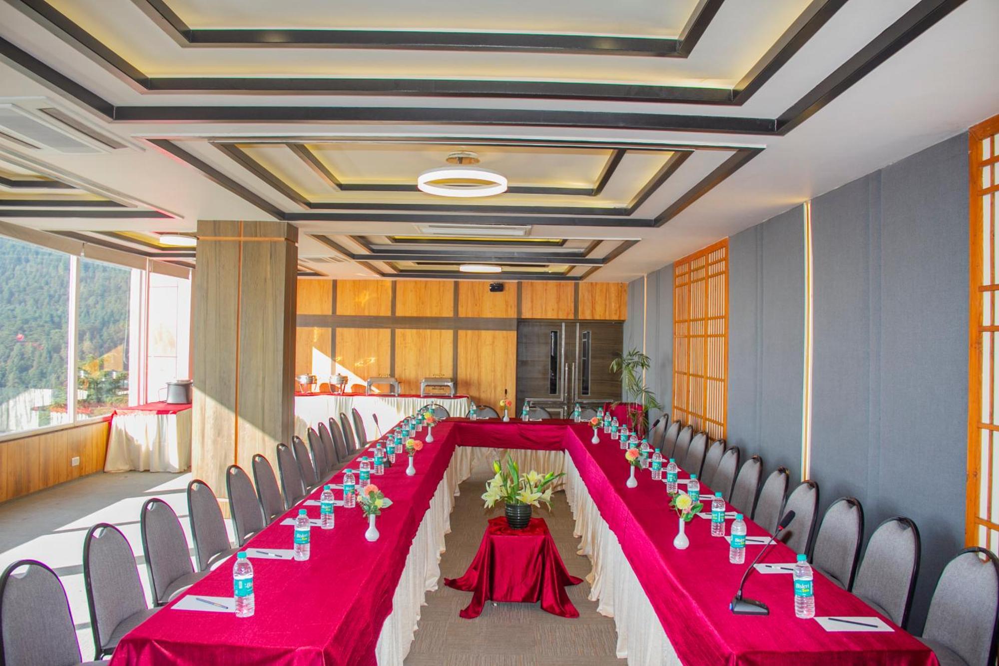 Hotel Amritara Surya, Mcleodganj, Dharamshala Esterno foto